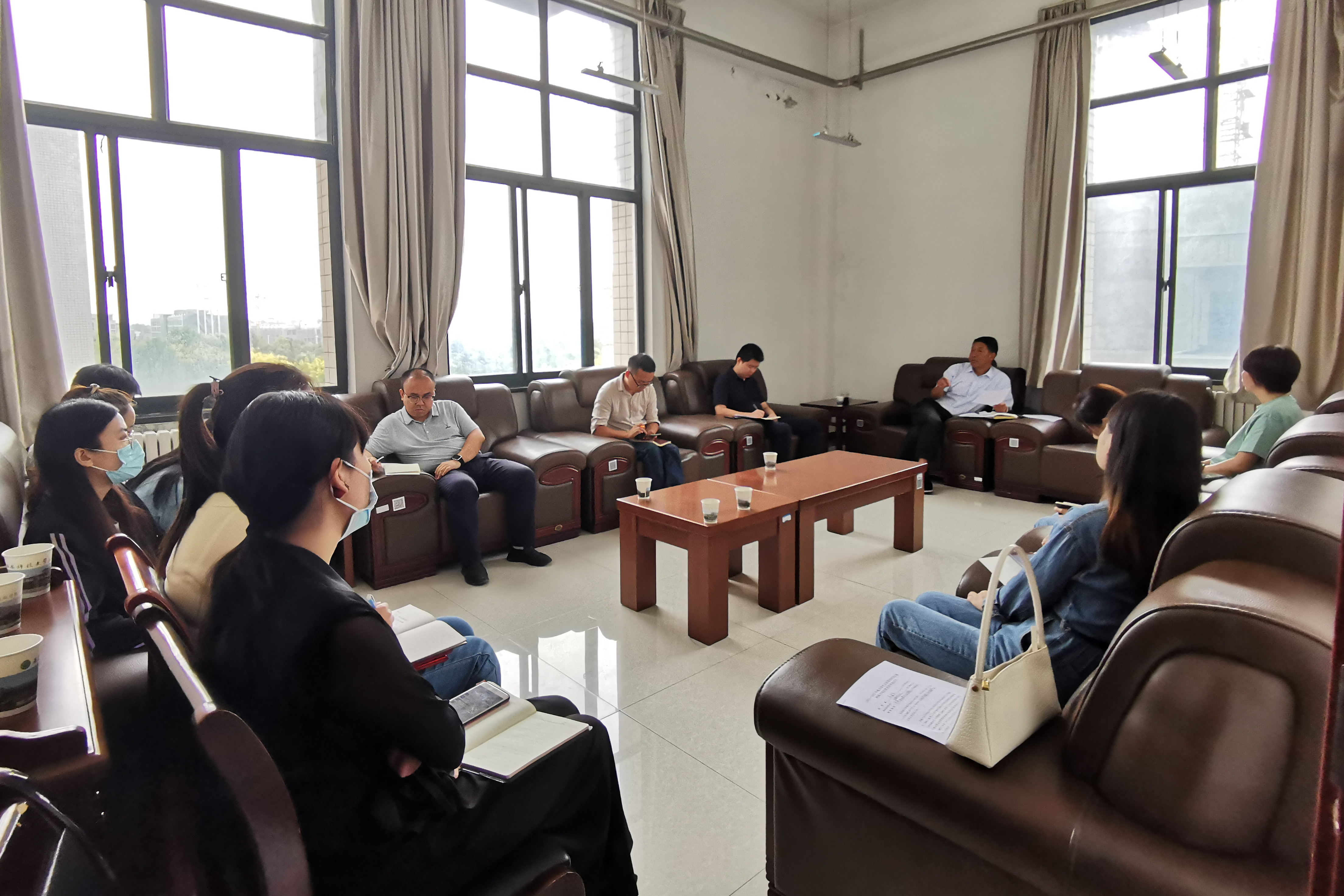 學(xué)院各教工黨支部舉行提名候選人黨員大會
