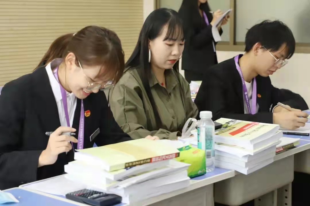 【國際學(xué)院】西安科技大學(xué)高新學(xué)院學(xué)子參與殘奧志愿服務(wù)