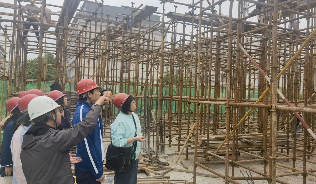 城市建設(shè)學(xué)院開展基于文體樓項目的實踐教學(xué)活動