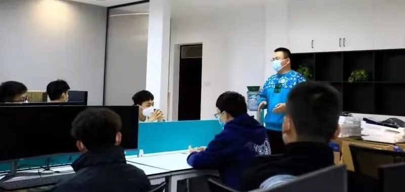 【同心抗疫】城建學(xué)院組織線上線下疫情防控主題班會(huì)