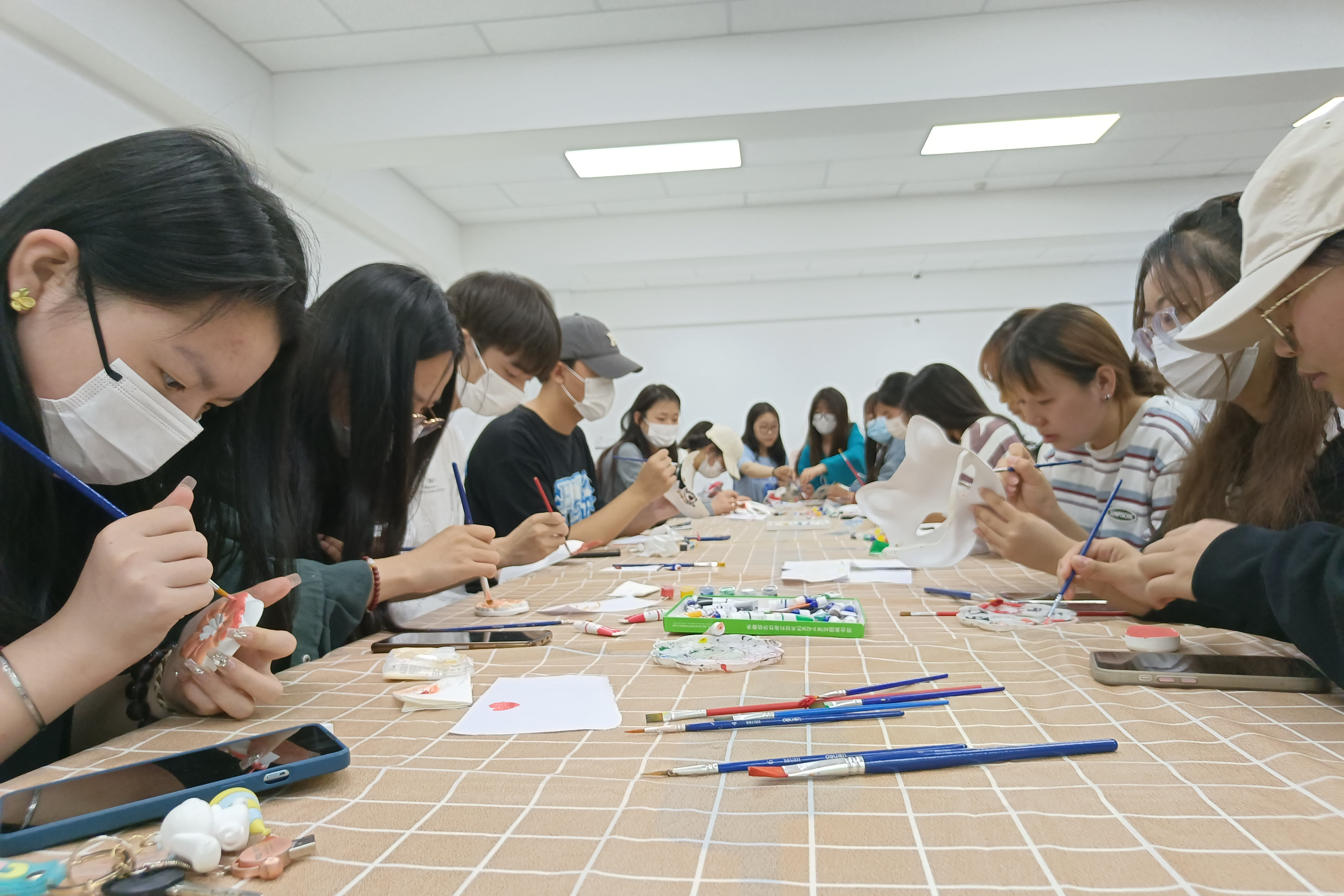 心靈彩繪  探索自我 ——2023年“陽光護(hù)航”心理育人活動(dòng)順利開展