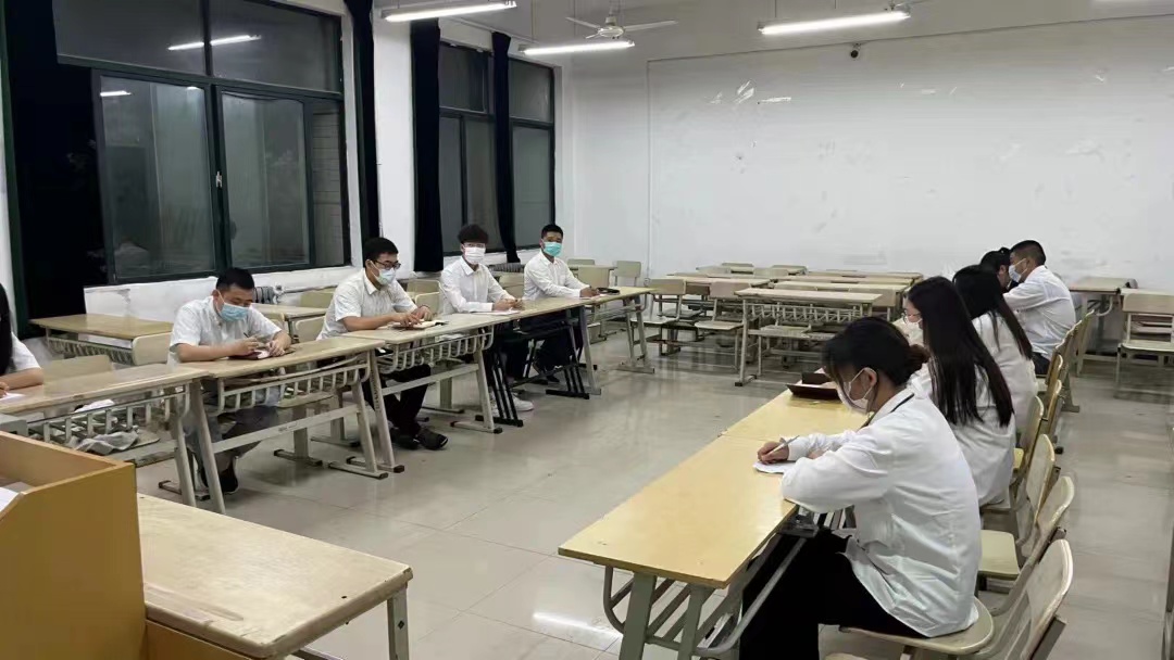 【交流學(xué)習(xí)】城建學(xué)院召開“聚焦十九屆六中全會”集中學(xué)習(xí)研討會