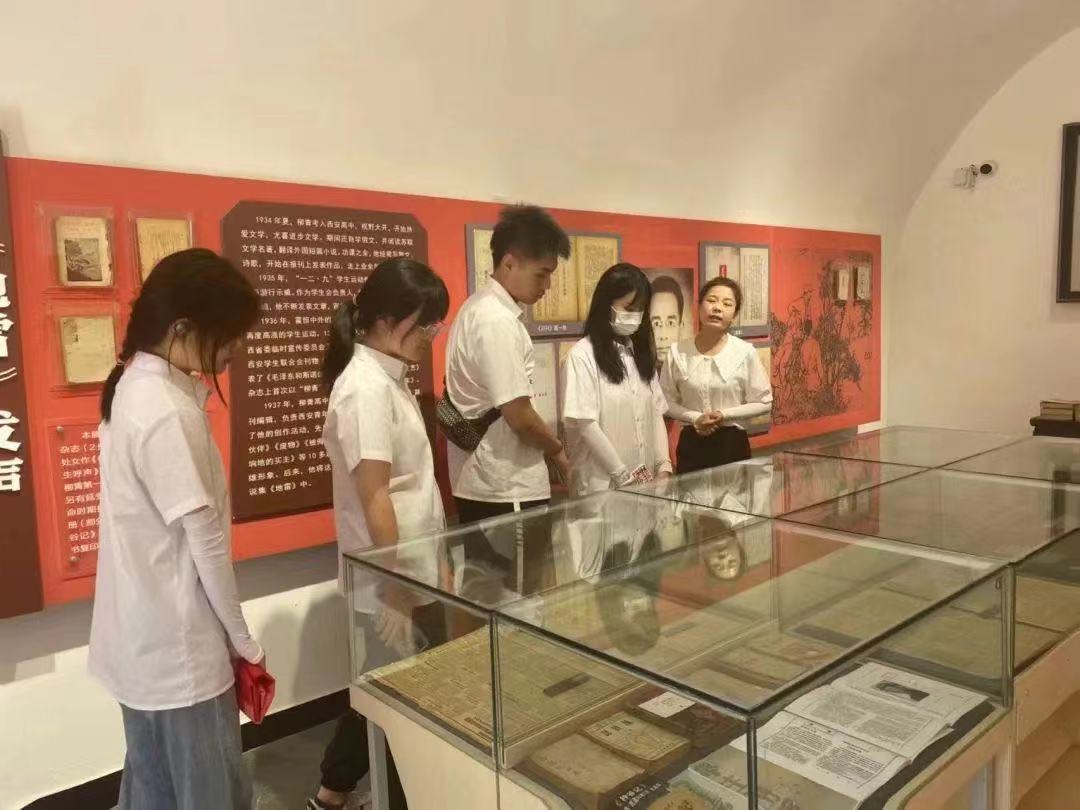 國際學院青年三下鄉(xiāng)——追尋發(fā)展足跡 汲取柳青精神