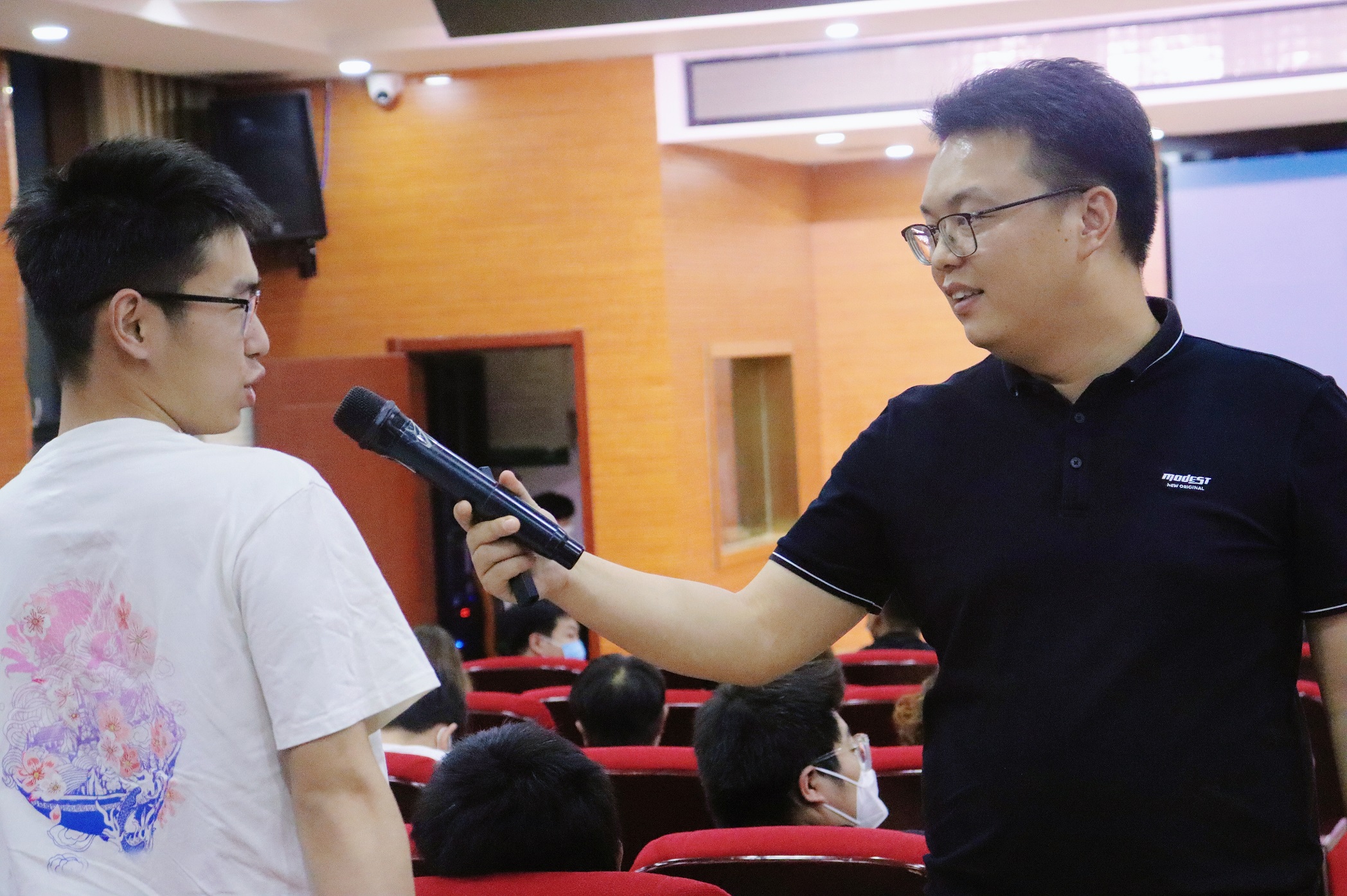 【校友大講堂】工程管理專業(yè)蔣文華：淺析房地產(chǎn)職業(yè)發(fā)展的定位與方向