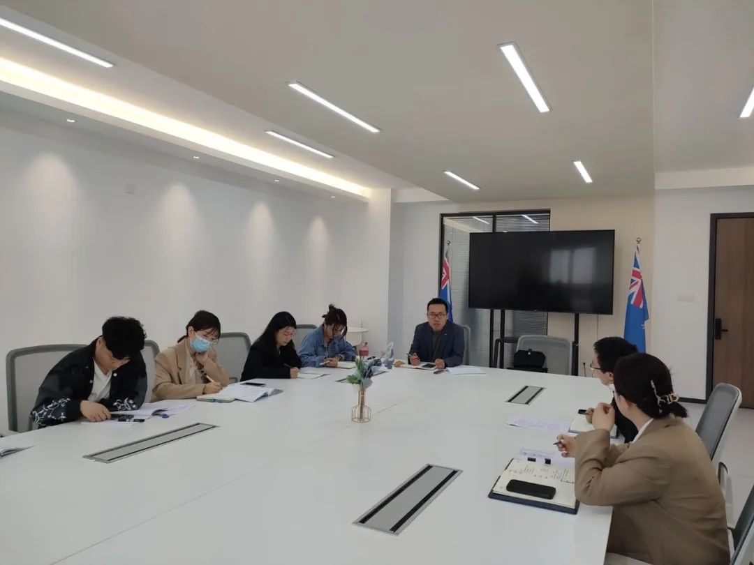 國際教育與人文學(xué)院召開2023屆畢業(yè)生就業(yè)推進(jìn)座談會