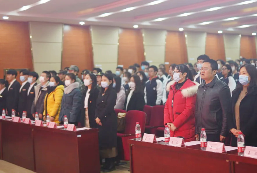 【學(xué)生處】舉辦第十二屆大學(xué)生自律委員會(huì)換屆暨表彰大會(huì)