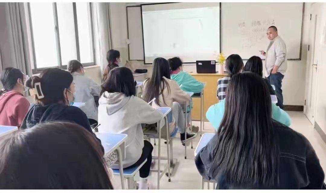 焚膏繼晷赴研路 彼岸尚有榮光在——漢教考研書院第三期考研講座圓滿舉辦