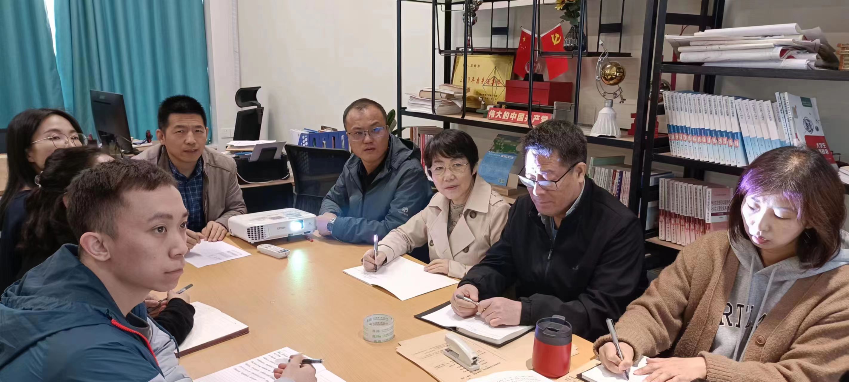 思政部全體教師參加新教材使用培訓(xùn)會議