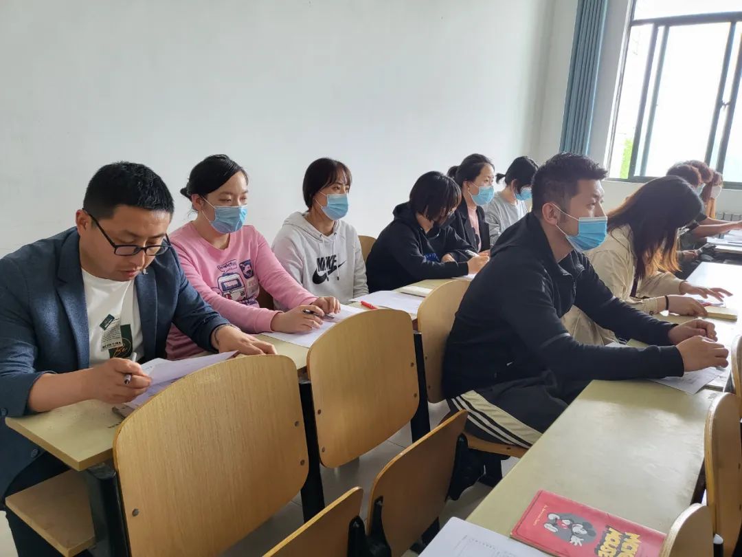 走進(jìn)一線課堂  新傳媒學(xué)院組織集體聽課