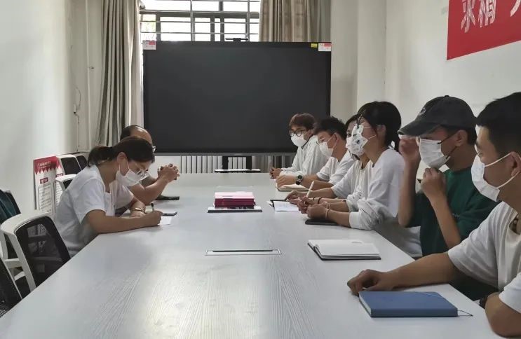 落實當前 攜手未來！新傳院2022年團總支學(xué)生會例會召開