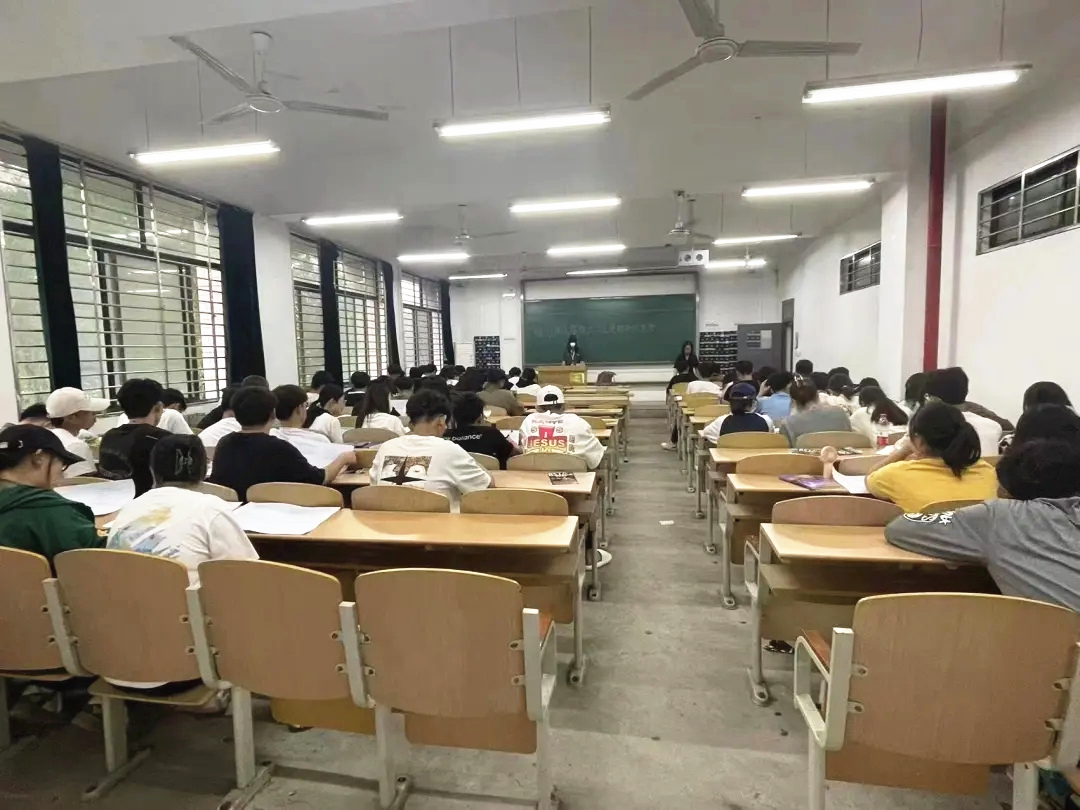 城市建設(shè)學(xué)院組織開展“誠信校園行”資助知識競賽