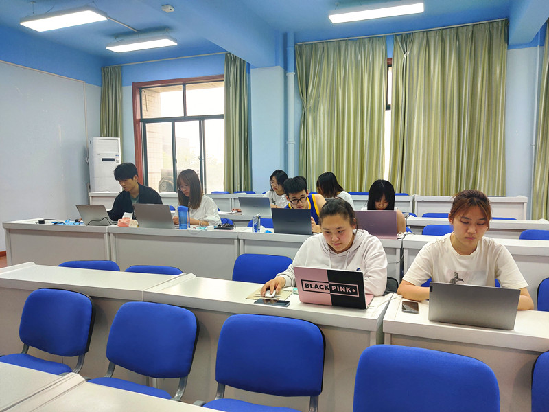 首屆全國大學(xué)生區(qū)塊鏈應(yīng)用技能大賽經(jīng)濟(jì)與管理學(xué)院勇創(chuàng)佳績