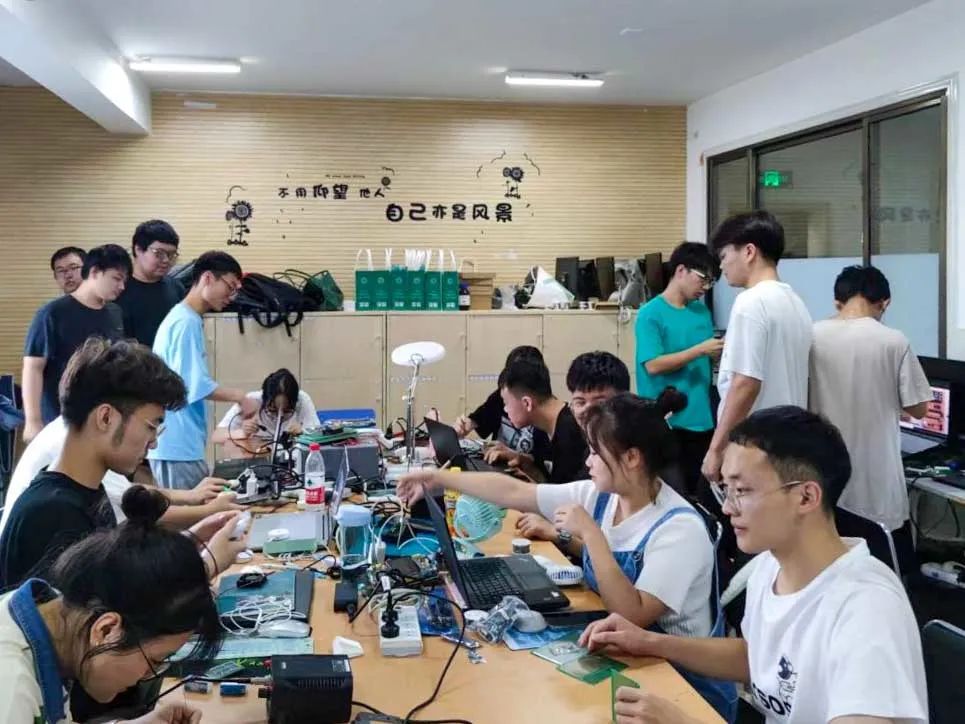 又獲獎！祝賀信息與科技工程學院