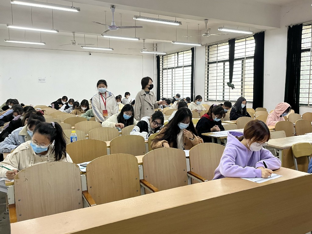 黨校工作|舉行2021年第三期積極分子培訓(xùn)班結(jié)業(yè)考試