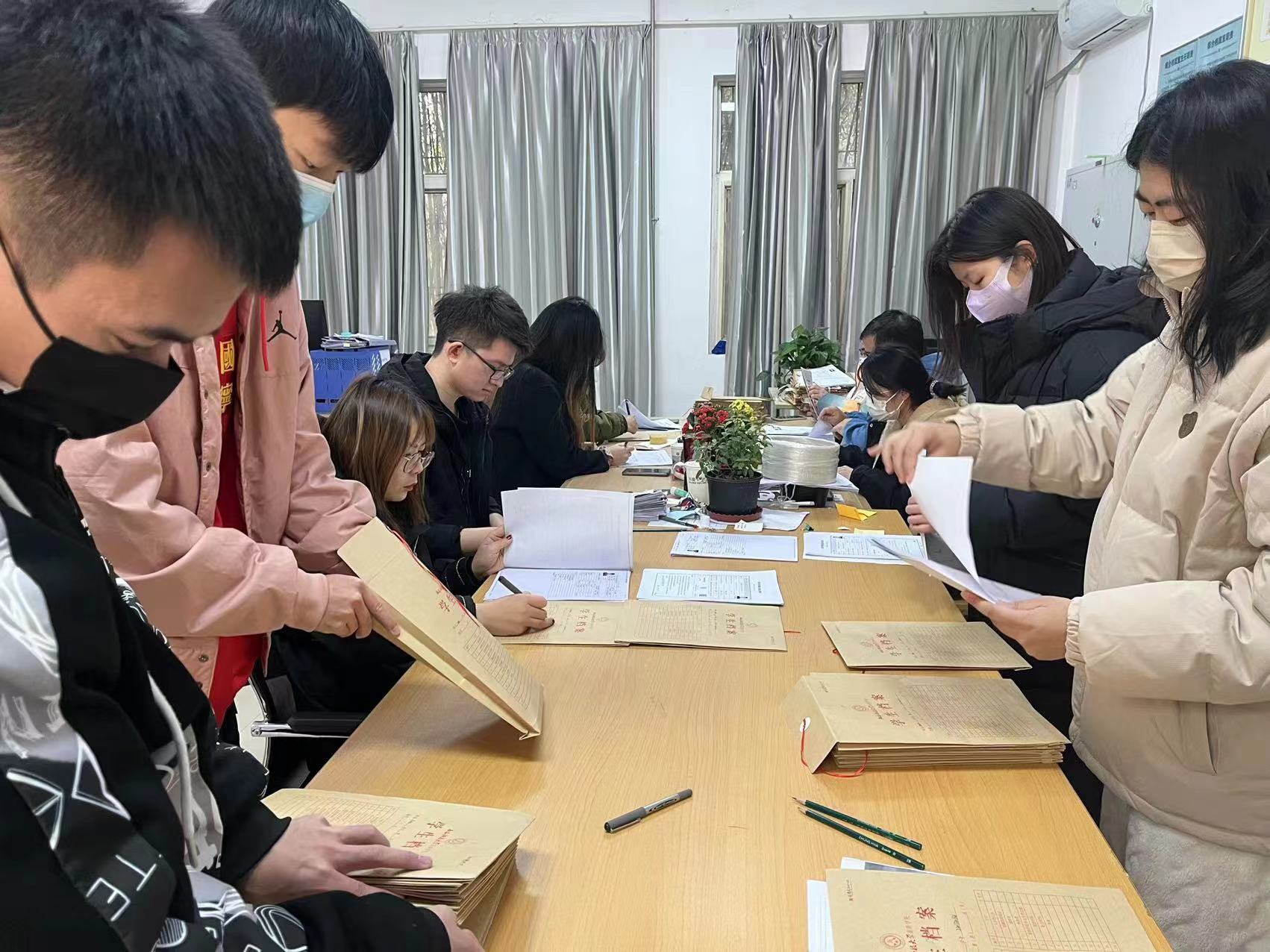 學(xué)院檔案室圓滿完成2022級新生檔案材料移交歸檔工作