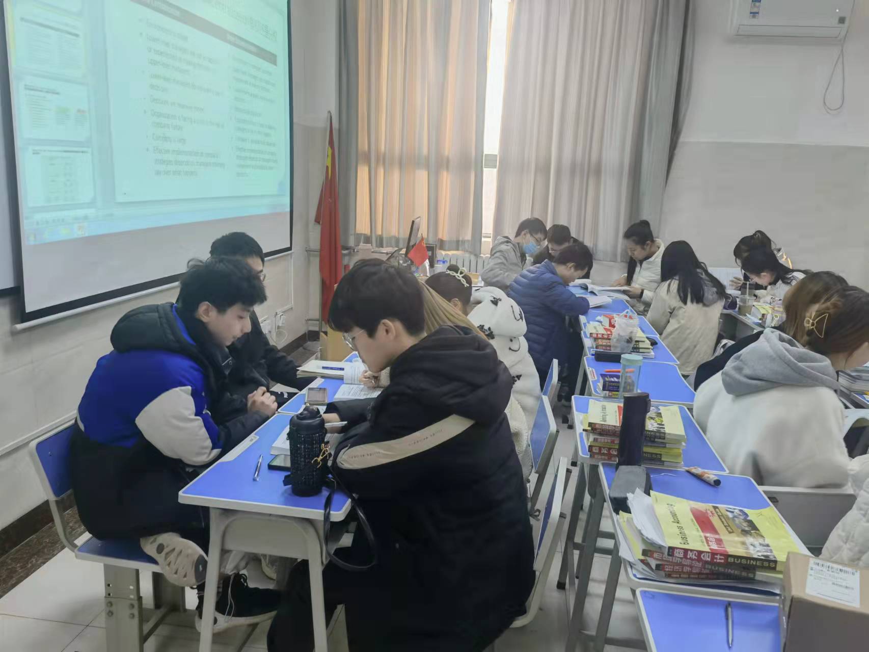 【國際學(xué)院】圍繞人力資源組織結(jié)構(gòu)設(shè)計(jì) 開展無領(lǐng)導(dǎo)小組討論活動(dòng)