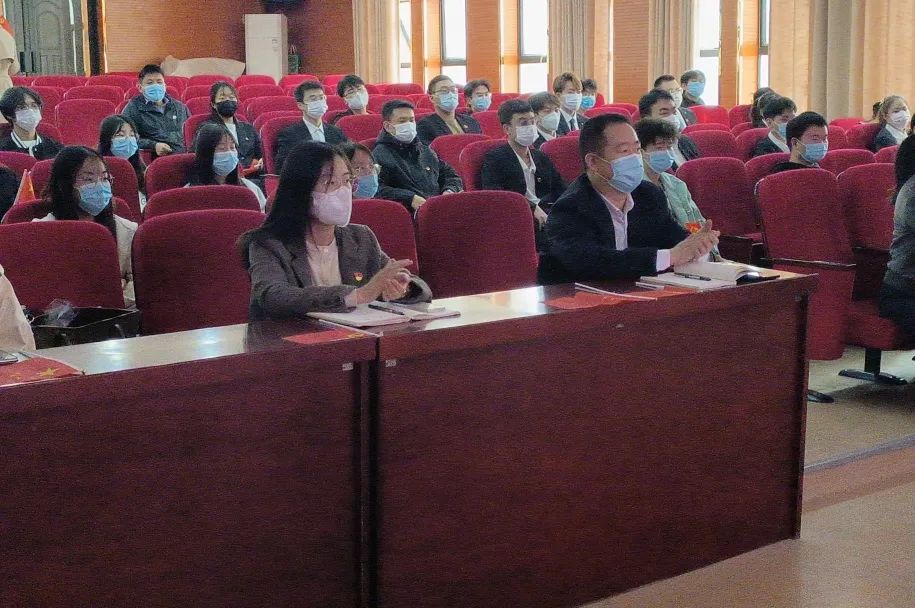 倍感振奮！西安科技大學高新學院師生收聽收看黨的二十大開幕會盛況