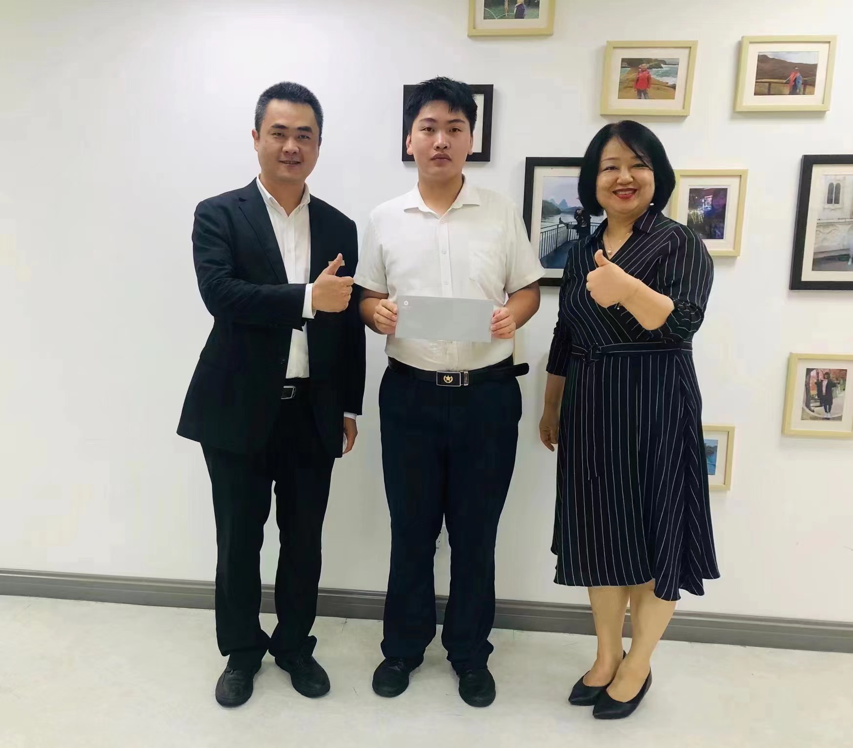 傳遞社會正能量！高新學(xué)子拾金不昧揚美德