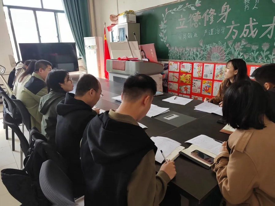 新傳媒與藝術(shù)學(xué)院召開2023-2024學(xué)年家庭經(jīng)濟困難學(xué)生認(rèn)定工作部署會議