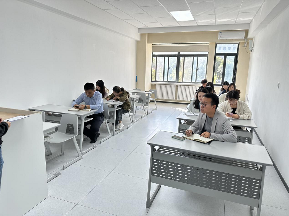 【扶貧幫困】國際教育與人文學(xué)院召開貧困生認(rèn)定工作專項會議