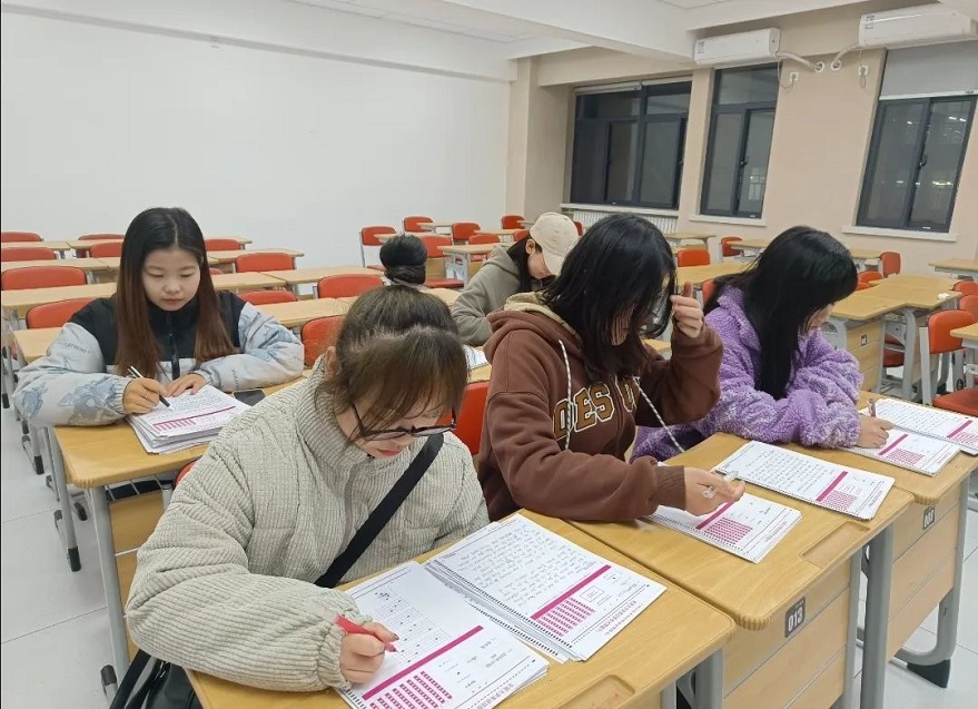 國(guó)際教育與人文學(xué)院舉行第三次四級(jí)模擬考試