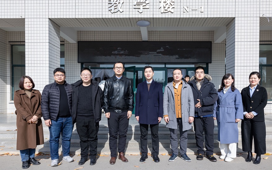 【三秦網(wǎng)】西安科技大學(xué)高新學(xué)院與北京神州高鐵軌道交通科技有限公司舉行校企合作研討會