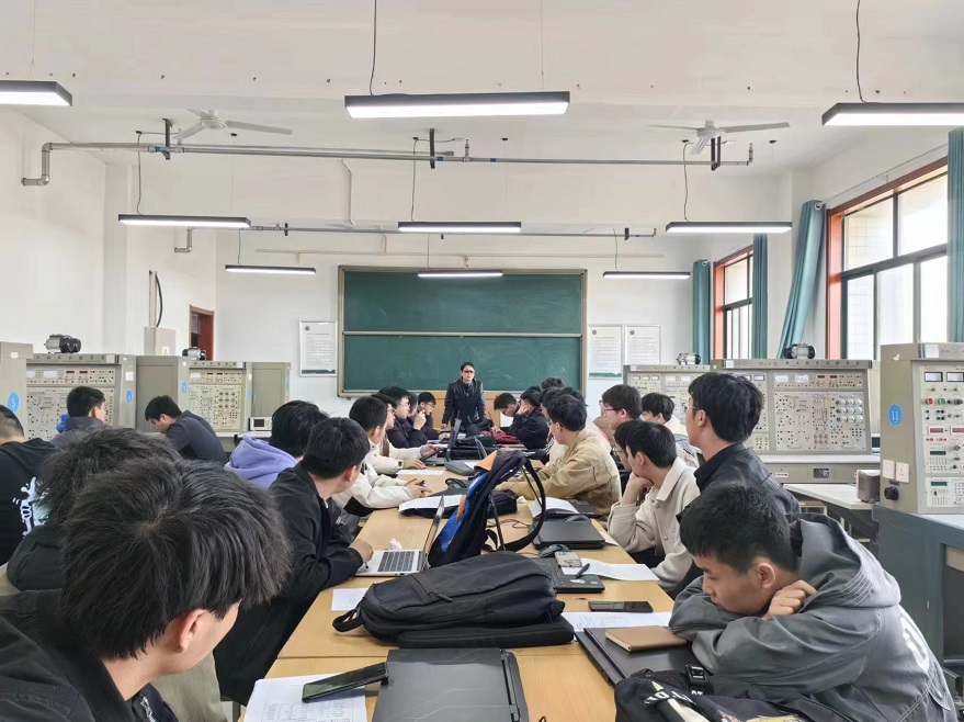 信息與科技工程學院機械教研室組織召開2024屆畢業(yè)生就業(yè)促進會