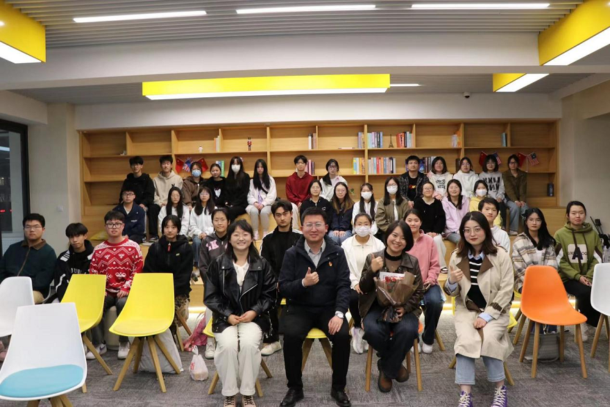 【校友大講堂】校友會組織組織開展“校友大講堂”活動