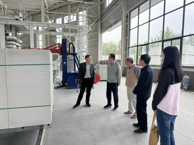 城市建設(shè)學院赴ALC裝配式建筑板材生產(chǎn)廠洽談達成校企合作