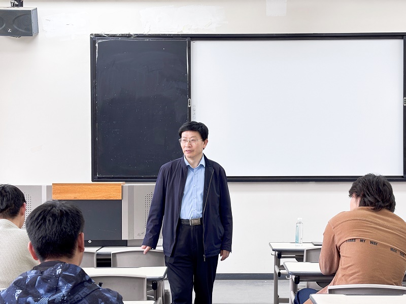 專家引領(lǐng)成長路徑，西安科技大學(xué)劉樹林教授為2025屆畢業(yè)生作專題講座