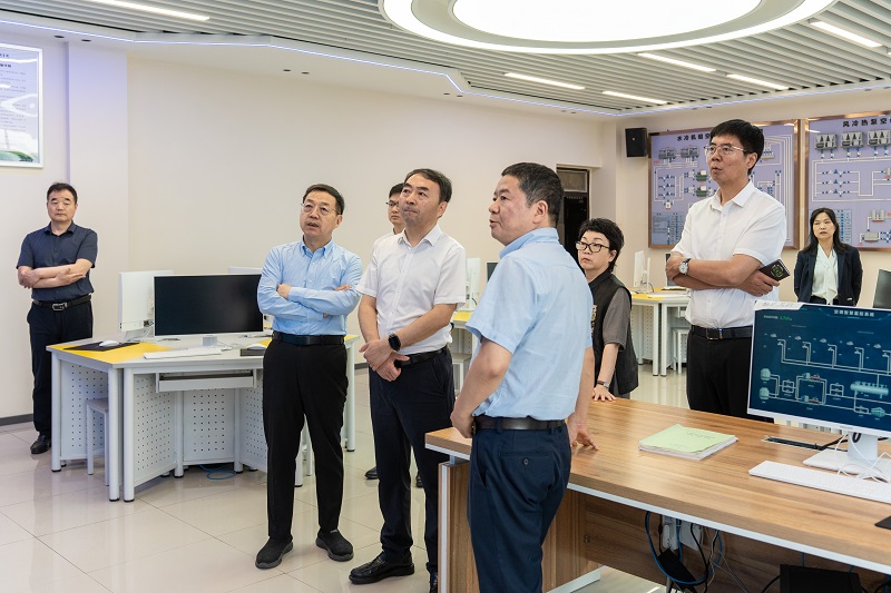 長安區(qū)區(qū)委常委、副區(qū)長崔建明一行蒞臨科大高新集團和省級大學(xué)科技園檢查指導(dǎo)工作