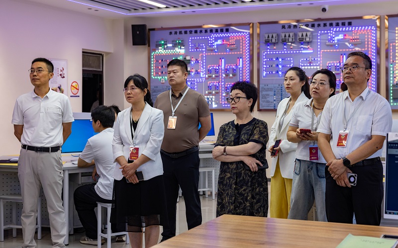 西安市長(zhǎng)安區(qū)政協(xié)委員一行調(diào)研西安科技大學(xué)高新學(xué)院科技園