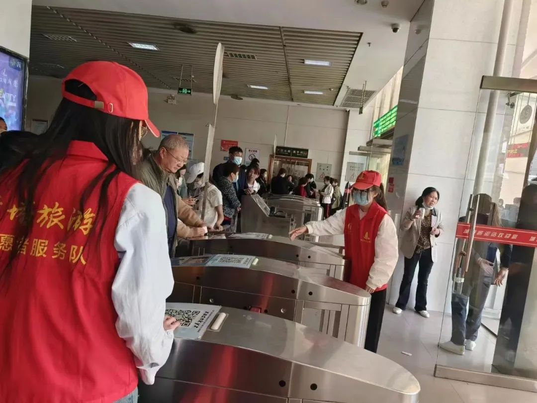 國(guó)際教育與人文學(xué)院志工部組織多次校外志愿活動(dòng)
