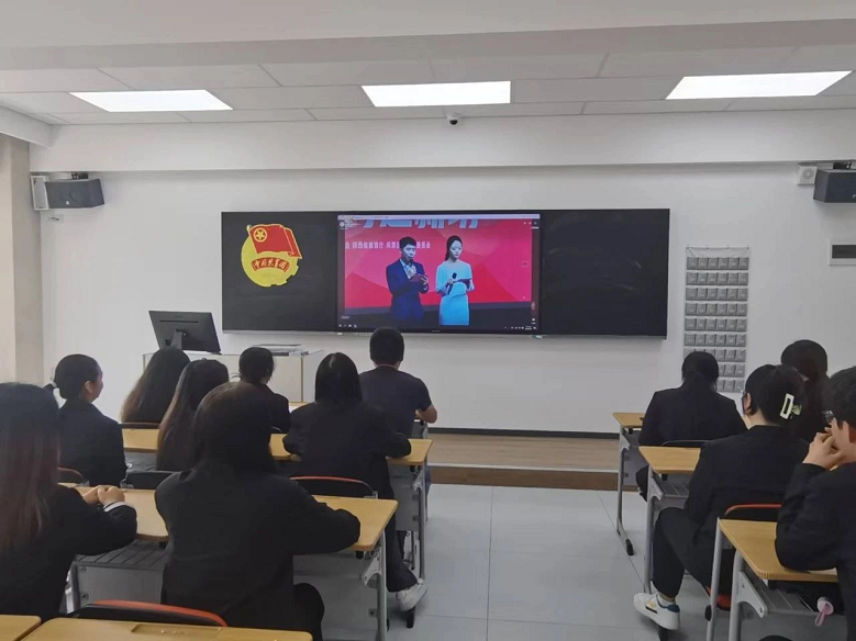【建功新時代，勇立潮頭】國際教育與人文學(xué)院組織觀看陜西省高校畢業(yè)生先進事跡報告會