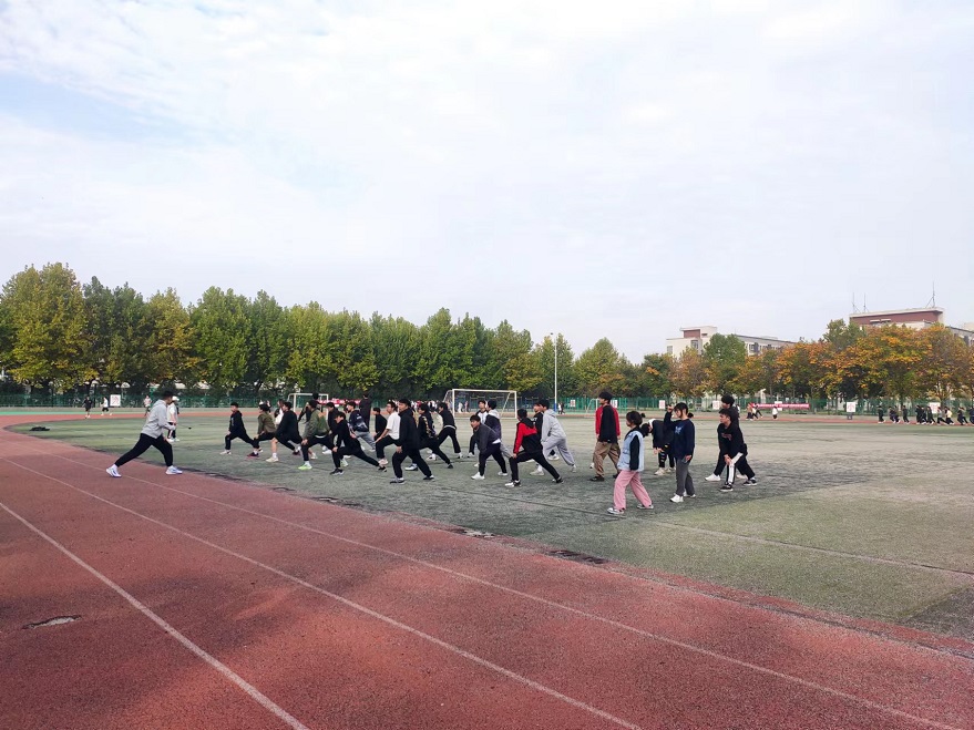 室外測試前熱身運動